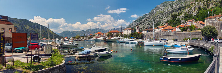 Fototapeta na wymiar jetty, Kotor, Montenegro