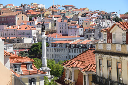 Rossio in Lissabon mit der Statue Pedros IV.