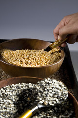 Yellow and brown pulses 