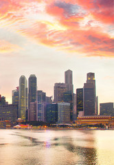 Naklejka premium Singapore Downtown at sunset