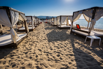 White canopie on a beach © Csák István