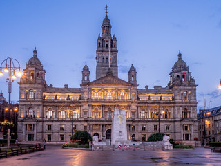 Fototapeta na wymiar City Chambers in George Square in Glasgow Scotland at night.