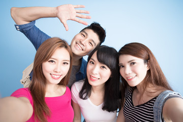 Fototapeta premium student selfie happily