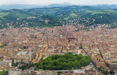 Fototapeta premium Beautiful aerial view of the historic center of Bologna, Emilia Romagna, Italy