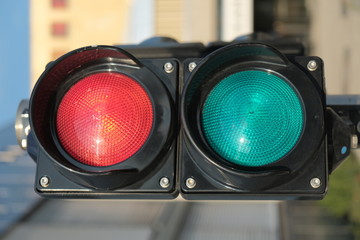 Green and red traffic light