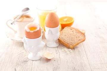 breakfast with egg and orange juice