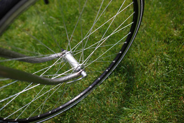Naklejka premium Close-up detail of wheel on a vintage bicycle.