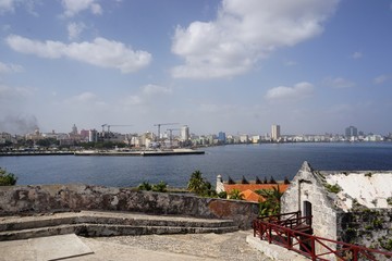 Fototapeta na wymiar Blick über Havanna auf Kuba von einer Festung, Karibik