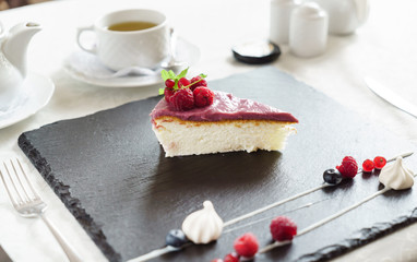 berry cheesecake