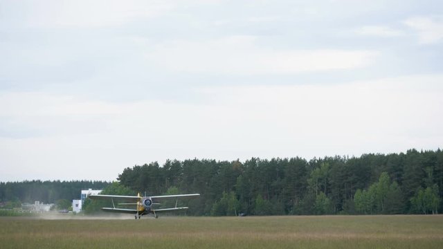 The plane take off - slowmotion 60fps