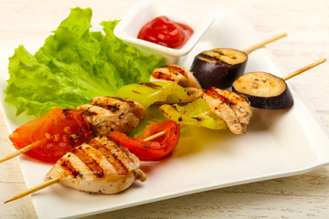 Chicken and vegetables skewer