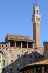 Obraz premium Market square and Mangia tower at Siena, Italy