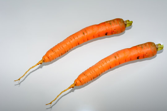 Karotten isoliert auf weissem Hintergrund - Gesundes Gemüse © Tobias