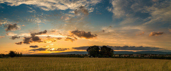 Sonnenuntergang mit Wolken