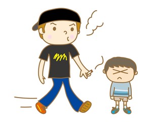 歩きタバコをしている男性