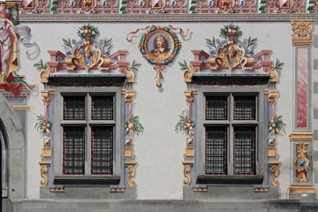 Fototapeta na wymiar zwei Fenster am Alten Rathaus in Lindau (Bodensee), Allgäu, Deutschland