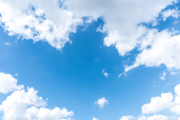 Obraz na płótnie Canvas Blue sky and cloudy in the morning.