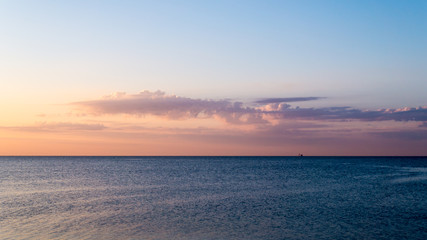 Fototapeta na wymiar Morning by the Sea