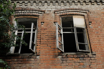Fototapeta na wymiar Старые окна