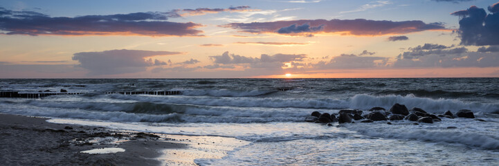 Naklejka premium Abendstimmung an der Ostseeküste, Ostseebad Kühlungsborn, Mecklenburg-Vorpommern, Deutschland, Europa