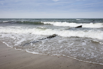 Wellen an der Ostseeküste, Mecklenburg-Vorpommern, Deutschland, Europa