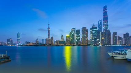 Fototapeta na wymiar the bund skyline with the oriental pearl tower,shanghai
