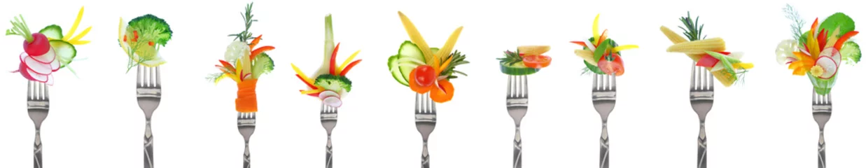 Keuken foto achterwand Verse groenten Verscheidenheid van verse groenten op vorken - witte achtergrond