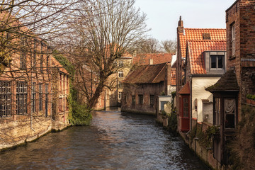 Fototapeta na wymiar Romantic waters of Bruges