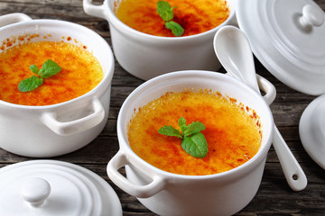 Creme brulee in white ceramic ramekins