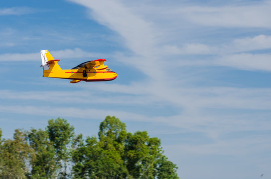 Radio Controlled Model Hydroplane  Flying