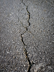 Riss in der Stra&szlig;e