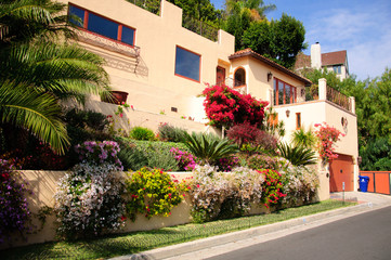 Fototapeta na wymiar Typical English house with a garden