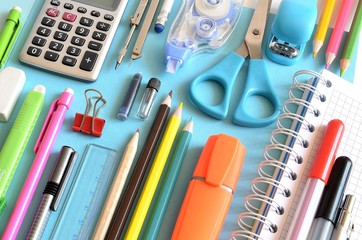 Przybory szkolne © Pio Si