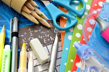 Przybory szkolne © Pio Si