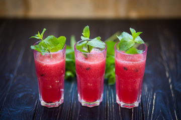 watermelon drink with mint