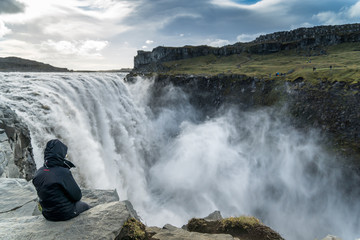 tosende Wassermassen des Dettifoss Wasserfall, Jökulsá á Fjöllum Schluch, Island