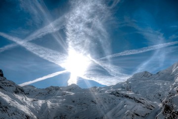 Sirrus au-dessus des Alpes suisses