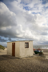 Fishing house on the North Sea - 167482746