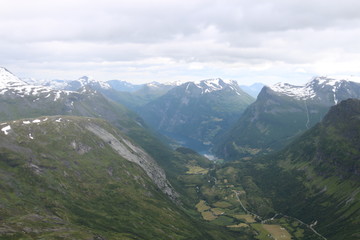 Blick über den Geiranger Fjord