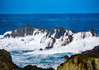Breaking waves on the coast of the Otter Trail at the Indian Ocean