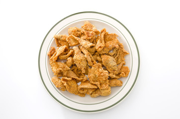 鶏皮のカリカリ揚げ