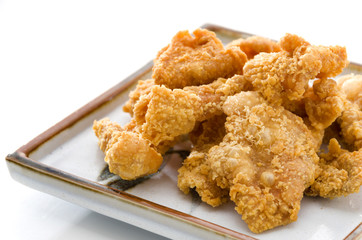 鶏皮のカリカリ揚げ