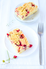 Streuselkuchen mit Erdbeeren