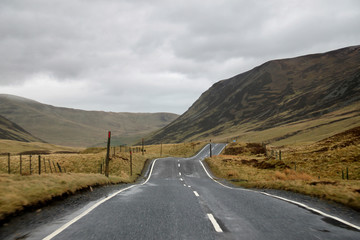 Scottish Highlands: Empty road to Braemar (Scotland, United Kingdom) © Harold Pelgrom