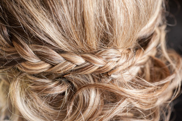 Particolare dell’acconciatura da sposa 