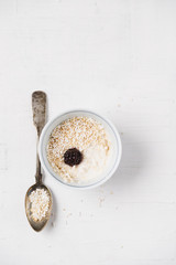 gepuffter Vollkornamaranth mit Naturjoghurt