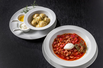ボルシチとロシア餃子ペリメニ　Borscht and pelmeni Russian cuisine