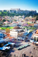  Stadsgezicht van Athene met Moanstiraki-plein en Akropolis-heuvel, Athene Griekenland, retro toned © neirfy