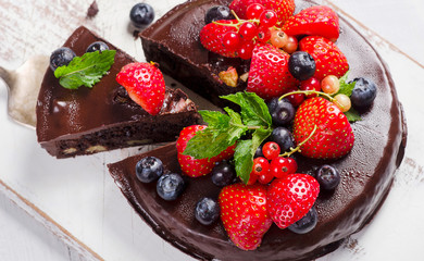 Chocolate cake with berries