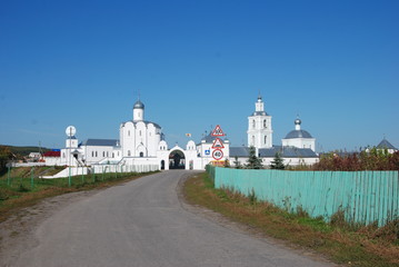 Fototapeta na wymiar Churches in the village of Arskoye in Russia